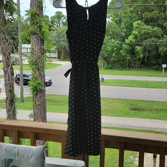 BLACK AND WHITE POLKA DOT WITH GATHERED STITCHING AROUND NECKLINE AND WAIST - Picture 4 of 6